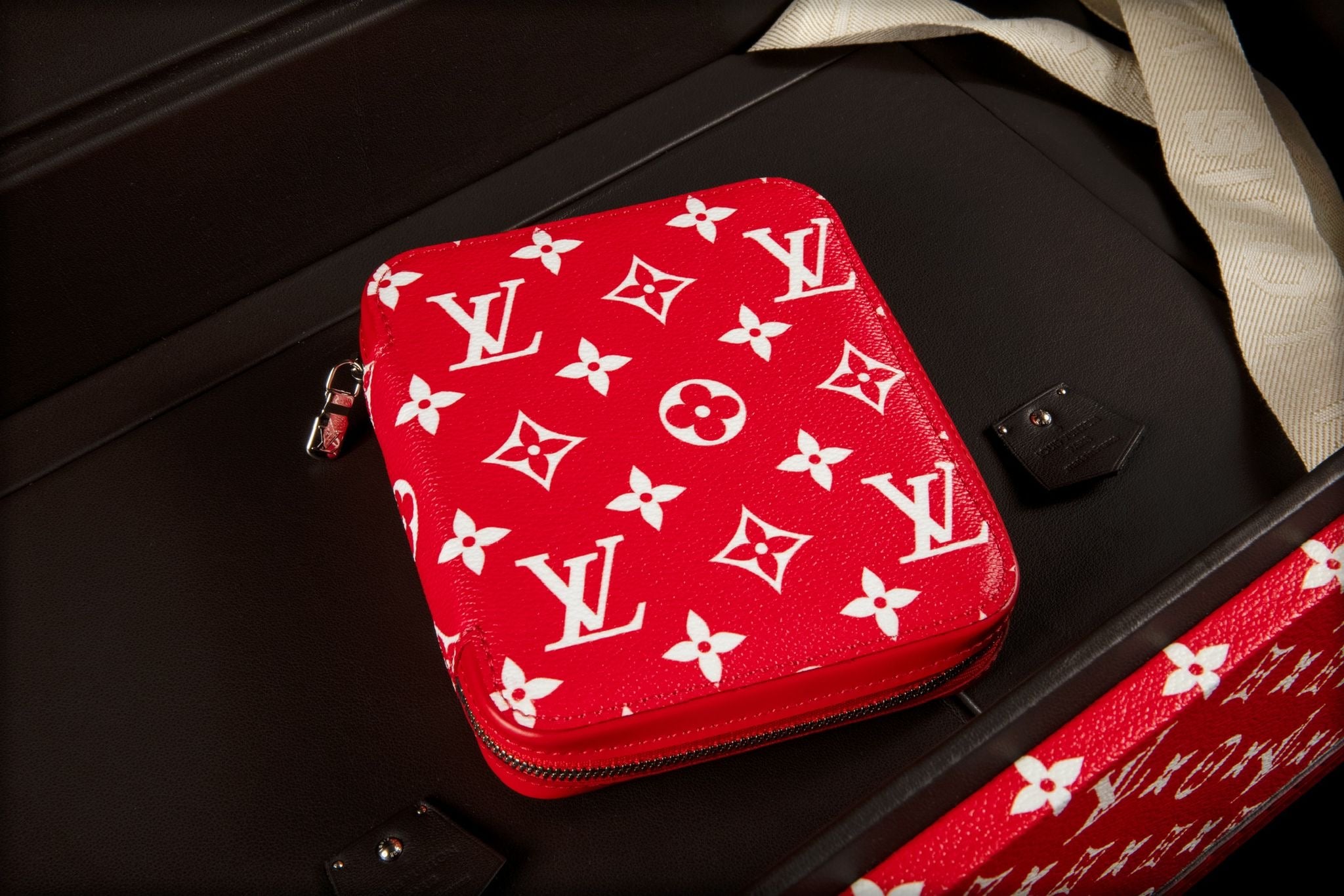 2017 Supreme x Louis Vuitton Red Monogram Trunk Set of 2