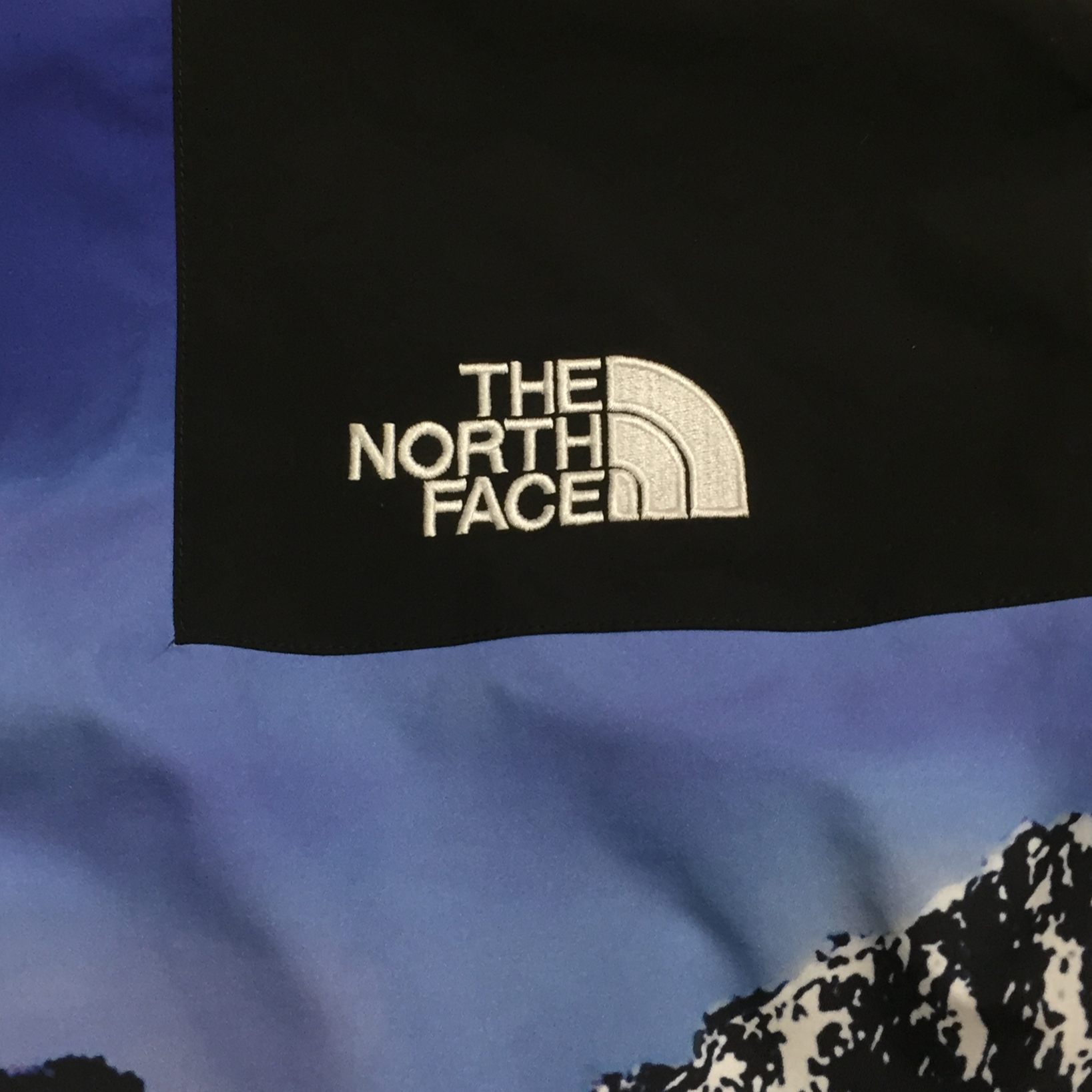 2017 Supreme x The North Face Mountain Light